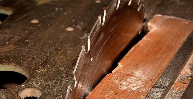 saw-667135_640
